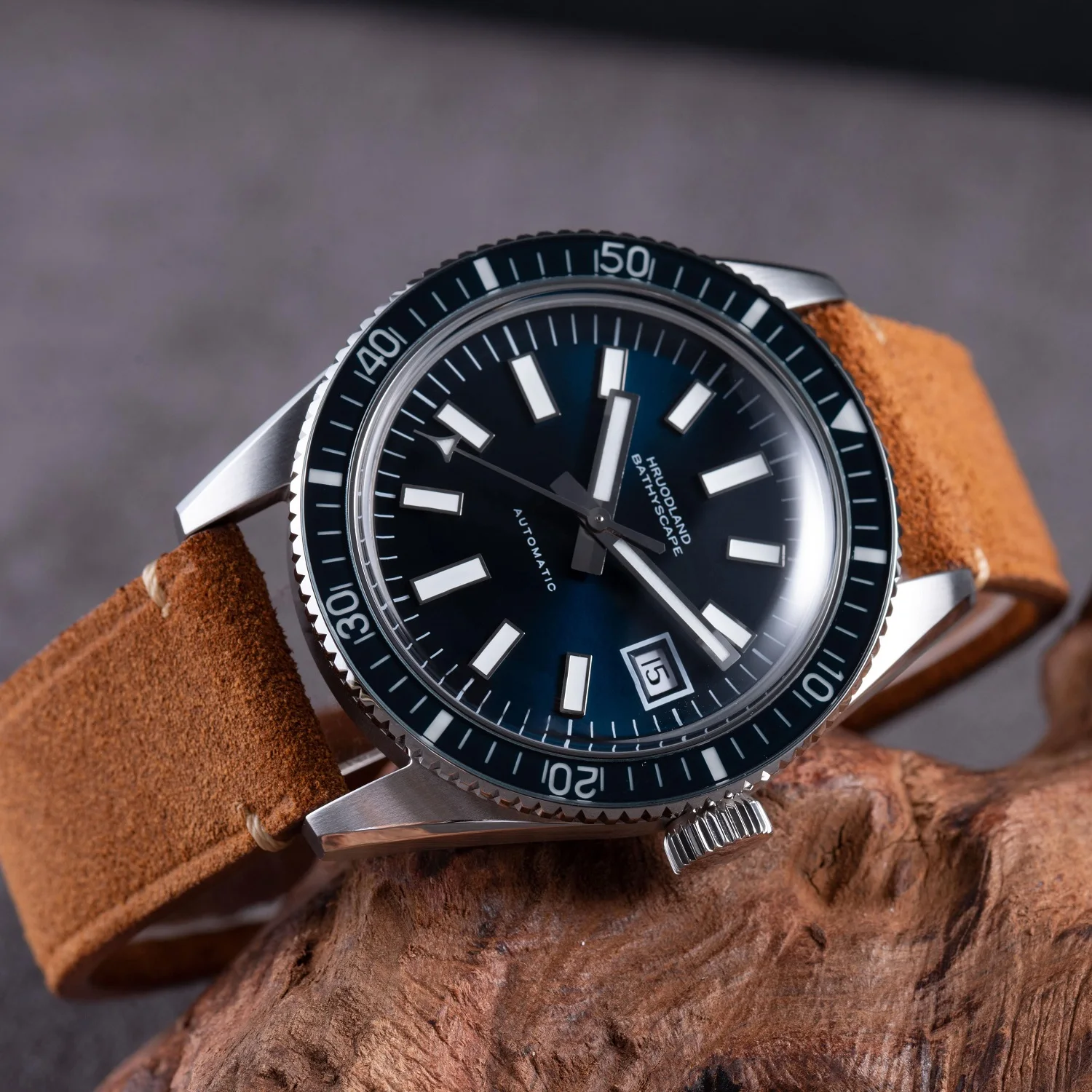 

Hruodland F031 Men Automatic Watch 40mm Mechanical Wristwatch Diver 200M Waterproof BGW-9 Luminous Bubble Sapphire Mirror PT5000