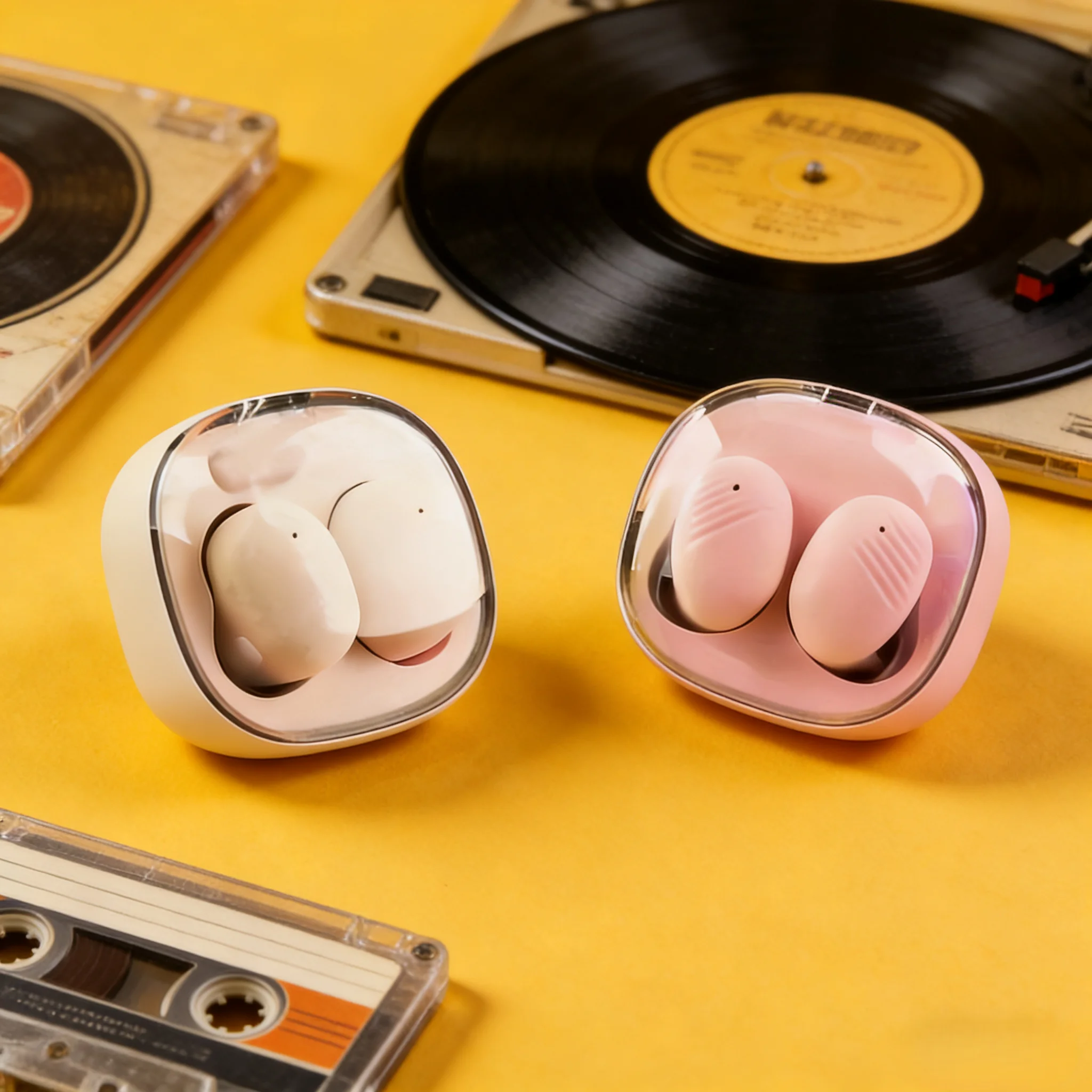 Cada detalle del auricular Bluetooth inalámbrico JS313 está tallado a la perfección, solo para traer la calidad del sonido de la clase palacio y el u.