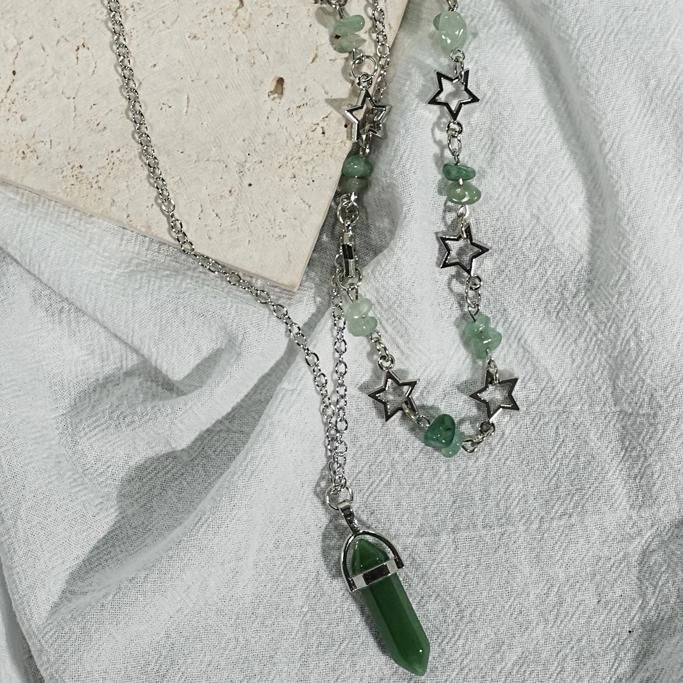 2-Piece Hexagonal Pyramid Green Dongling Stone Pendant Necklace Set, Can Bring Lucky Gifts, Jewelry Gifts for Loved Ones
