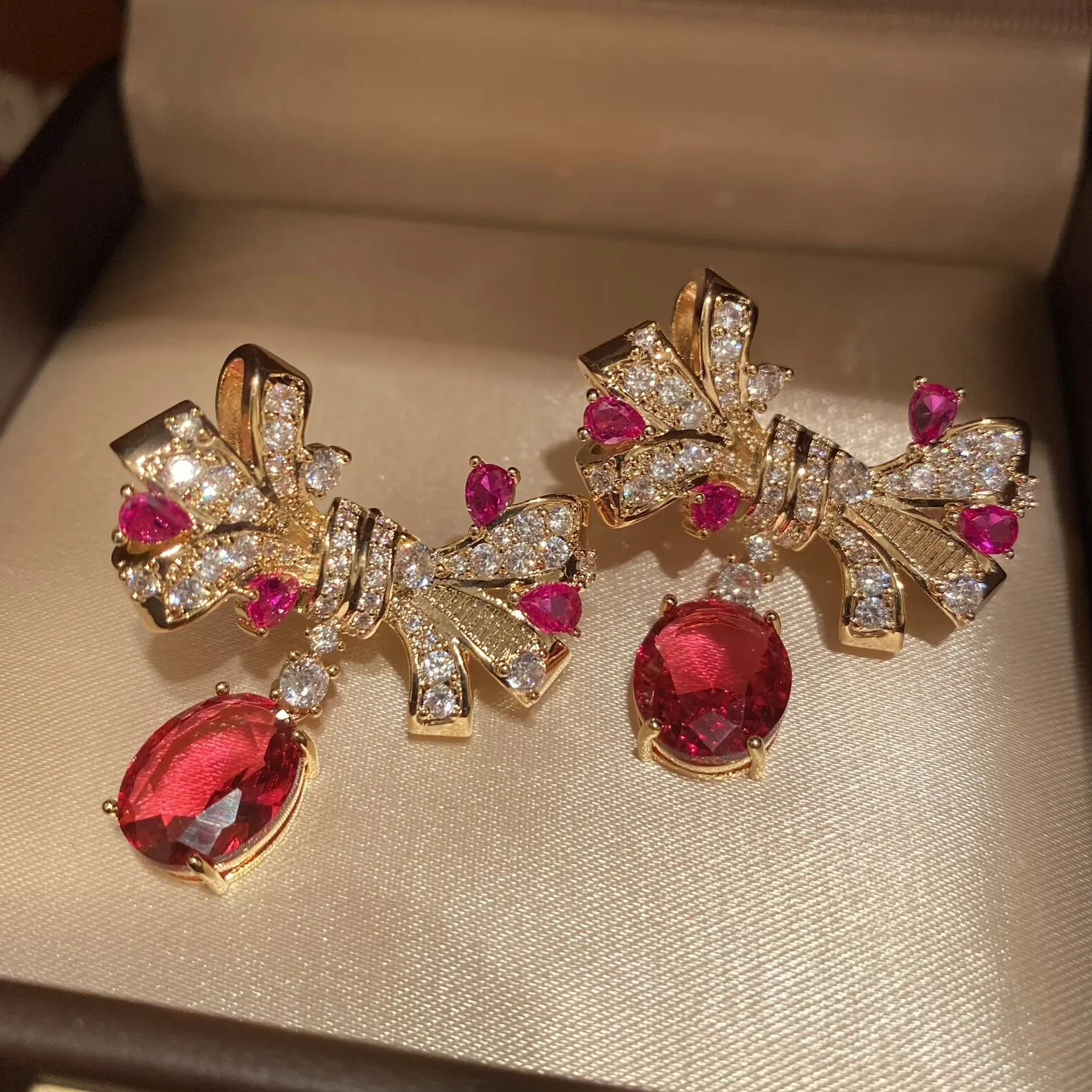 

Модные квадратные красные и розовые серьги с бантом и цветами из кубического циркония для женщин, для свадебной вечеринки, бижутерия