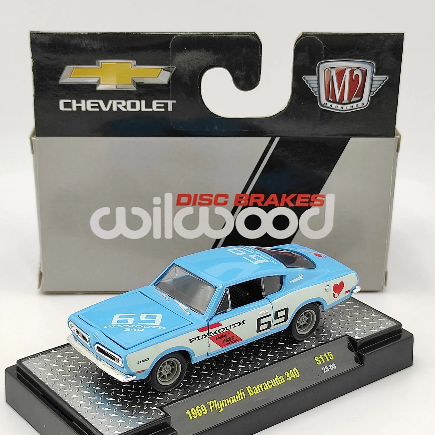 

M2 Machines 1:64 Scale Diecast Alloy 1969 Plymouth Barracuda 340 Toys Cars Model Classics Adult Gifts Souvenir Static Display