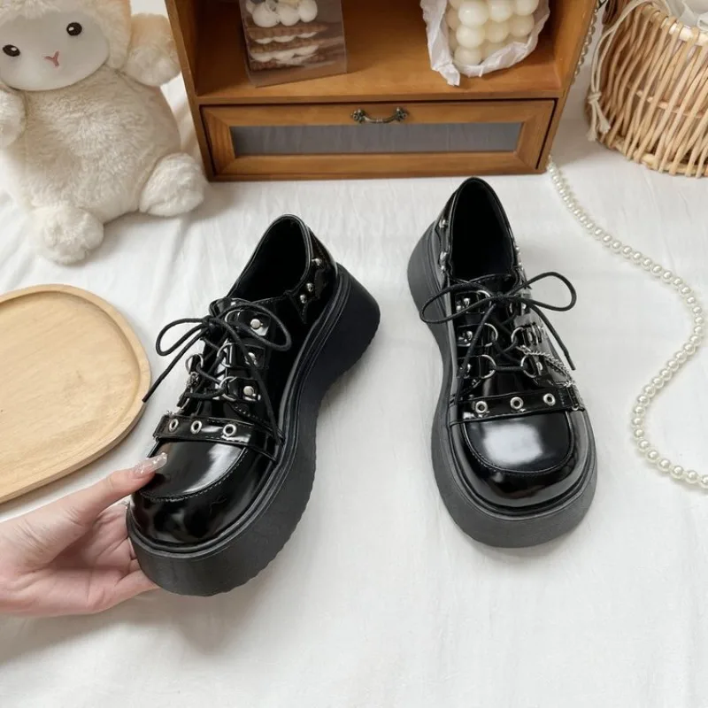 2026 Chunky-Plateau-Pumps für Damen, Schleifen-Keilabsatzschuhe, Lolita-Schuhe, Damen-Herz-Knöchelschnalle, schwarze Schuhe – Detail 18