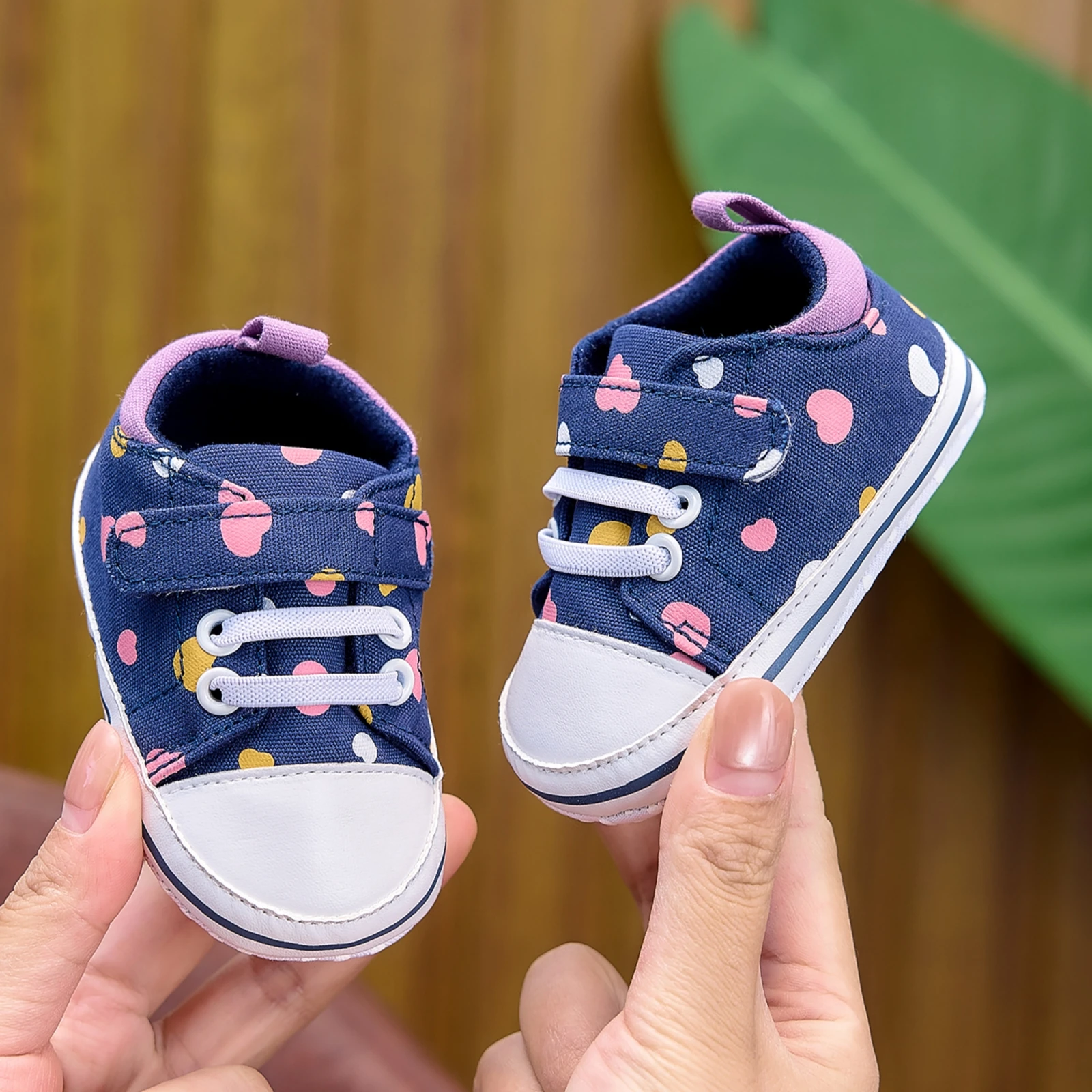 

0-12months Infant girls First Walking Shoes Heart Print Non-slip Canvas Sneakers for baby girls