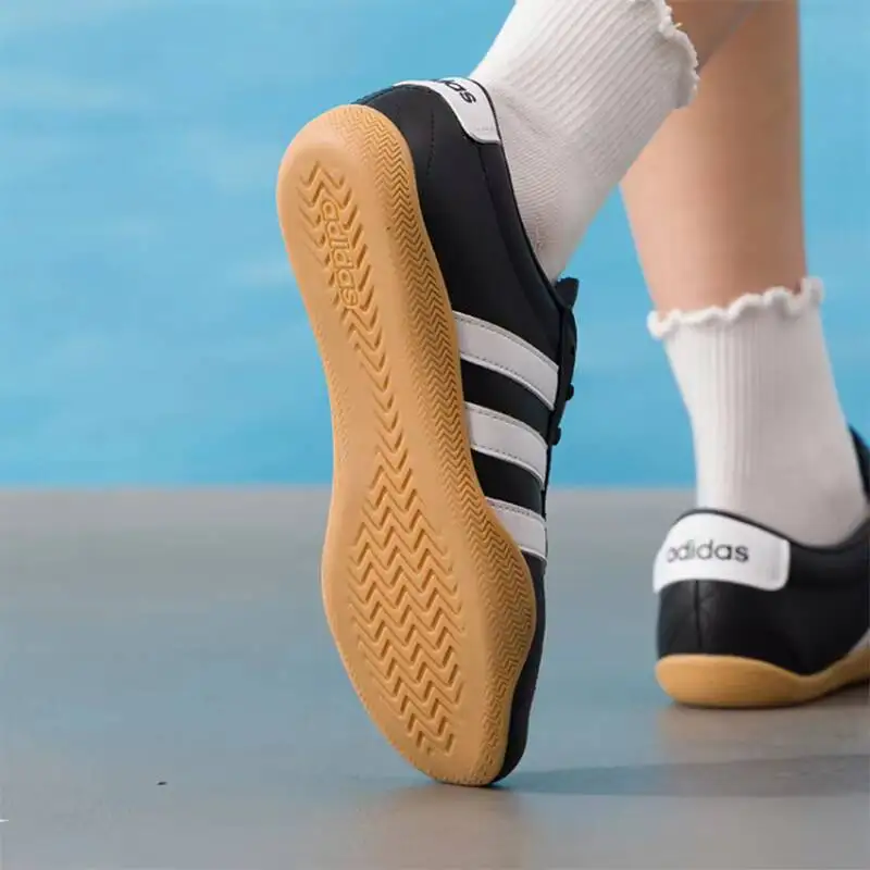 High Quality Adidas Classic Leather Retro Trefoil Sneakers Black White Three Stripe Gum Sole Casual Trainers Men Women JQ9684