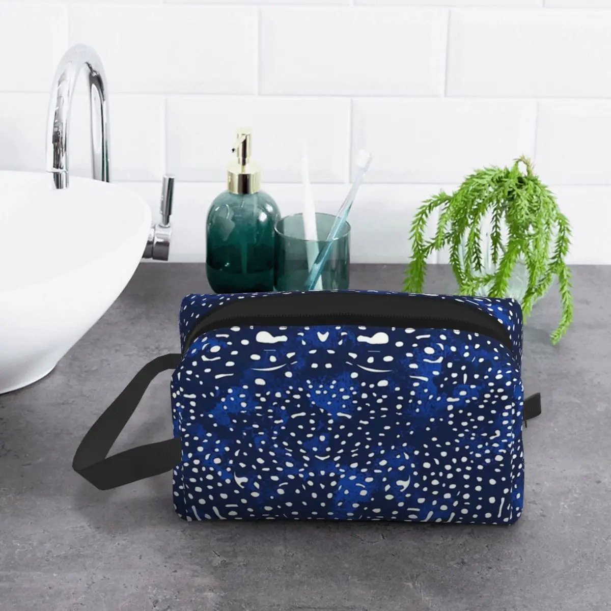 Whale Shark Skin Design Makeup Bag Cosmetic Organizer Storage Dopp Kit Toiletry Cosmetic Bag for Women Beauty Travel Pencil Case