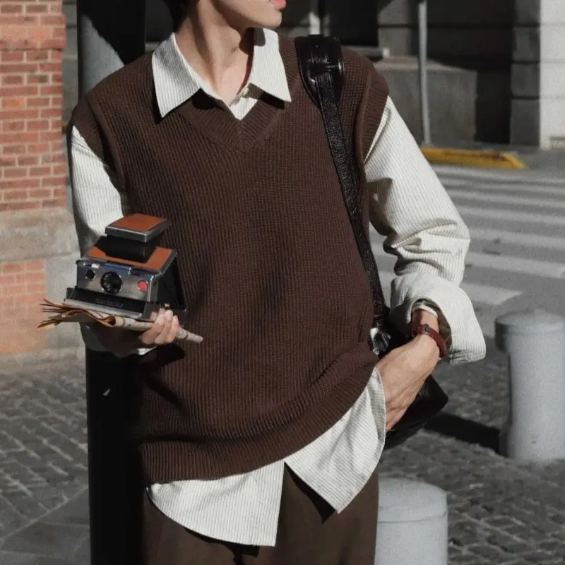 Thumbnail 4 - #20 Top 50 Mens Sweater Vests Worth Buying In 2026