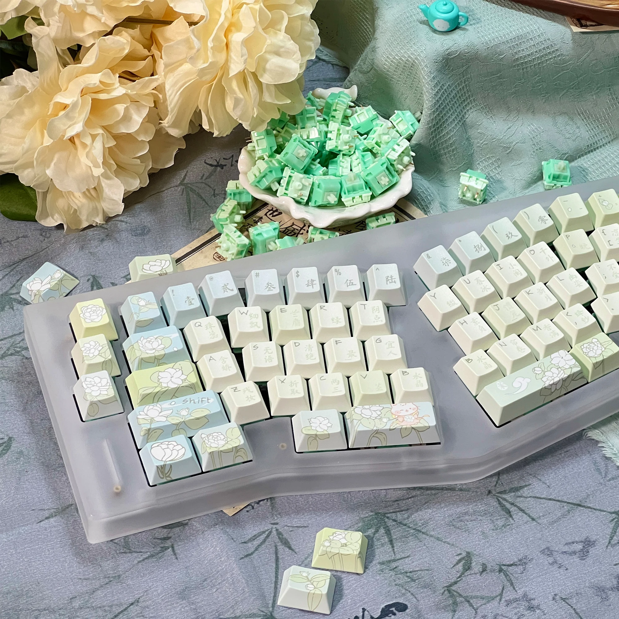 Mond Jasmin Keycaps kleine frische Stil weiße kleine Blumen pbt thermische Sublimation Keycap alten Stil Keycaps 135 Tasten