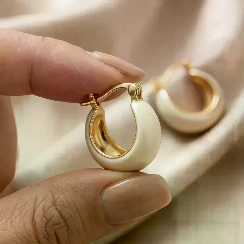 Milky White Glaze Earrings French Vintage Boat Minimalist Gold Plated Women Jewelry Simple Yet Luxurious High-End Earrings