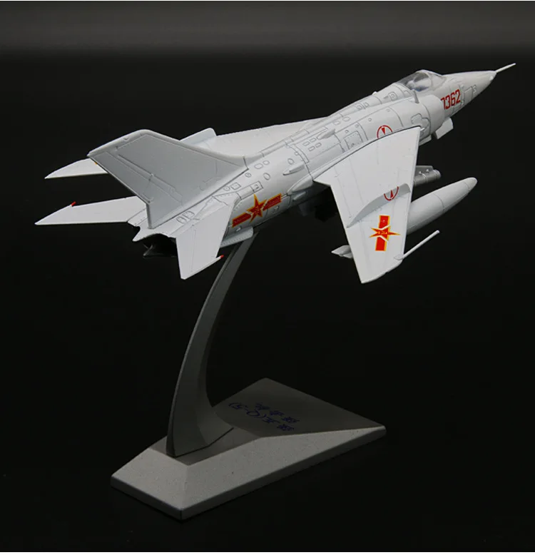 Diecast Scale 1/72 Q5 Strike Aircraft Alloy Simulation Aircraft Model Q-5 Strong Five Finished Collection Display Souvenir