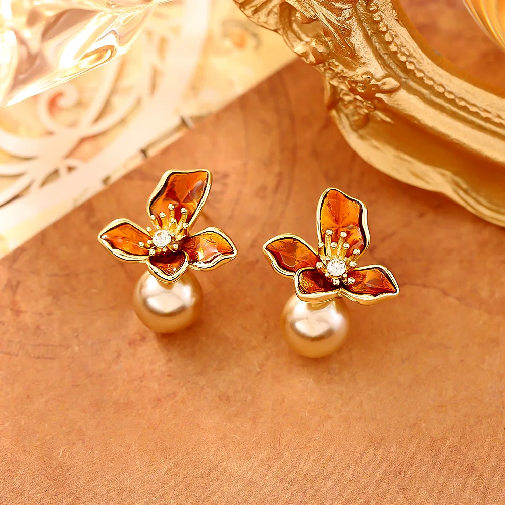 

Fashionable and exquisite Maillard iris earrings, high-end niche, light luxury, retro earrings, temperament earrings for women