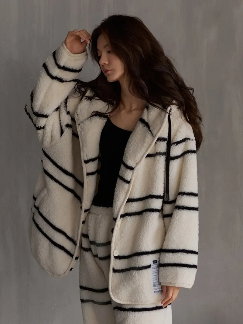 High Quality Coral Fleece Ladies Pajama Set Winter Thick Warm Striped Hooded Top and Loose Pants Set Ladies Flannel Loungewear