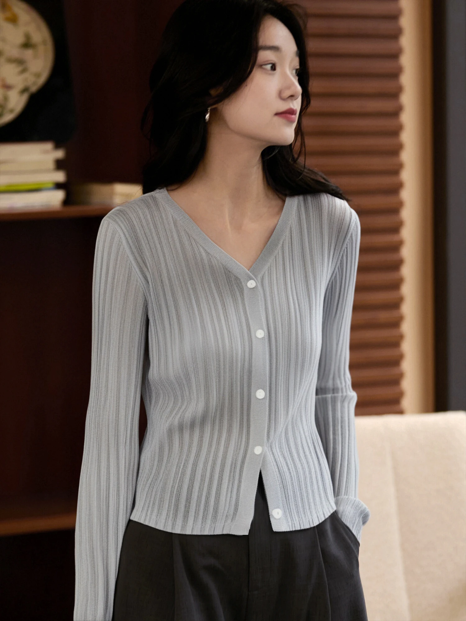 

Женский вязаный кардиган Chivirin из шелкового льна с V-образным вырезом, приталенный топ, новинка весны, комфортный, дышащий, с длинными рукавами