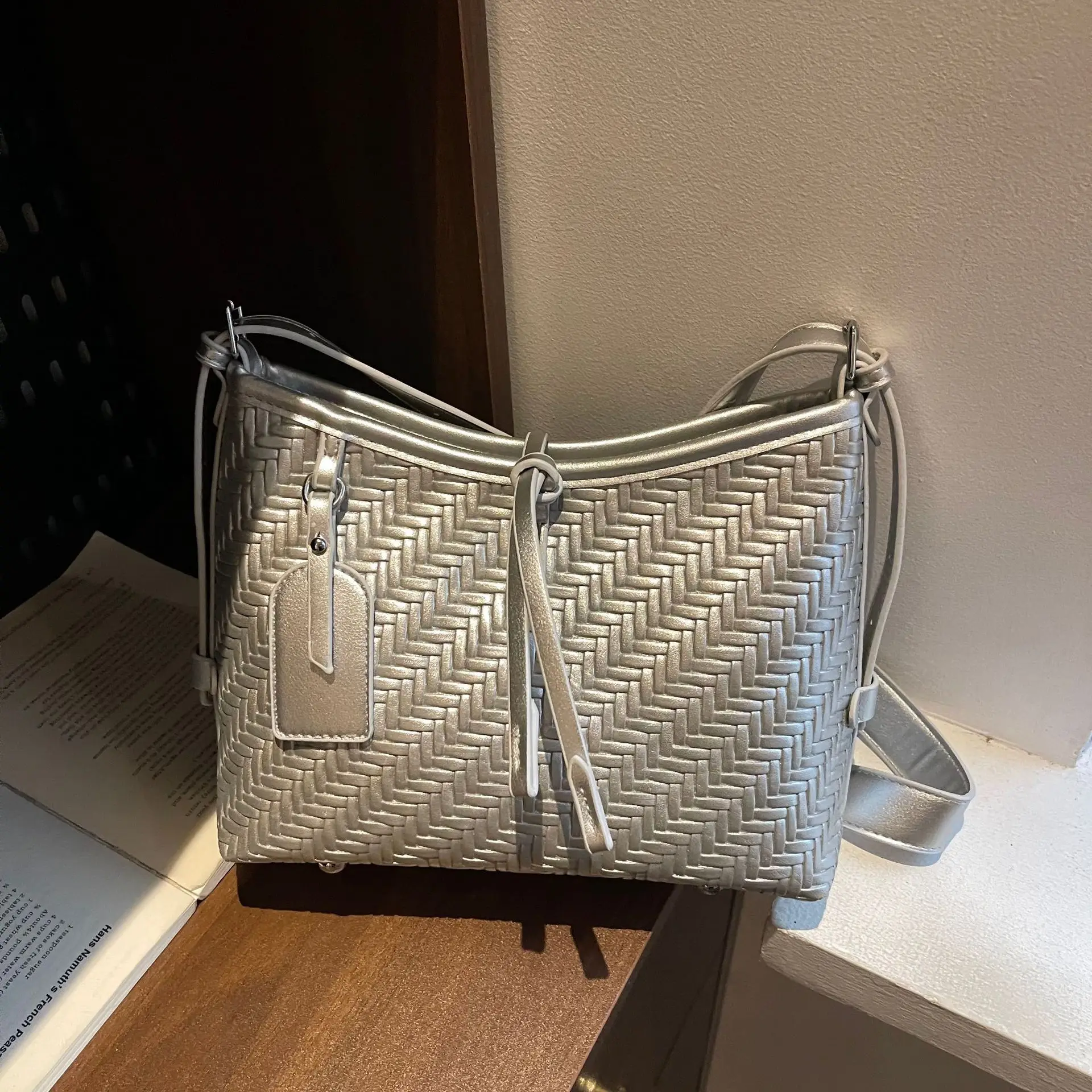 

2025 Handwoven Tote Bag for Women - Stylish Shoulder & Crossbody Purse, Spacious Boho Chic Bag with Adjustable Strap