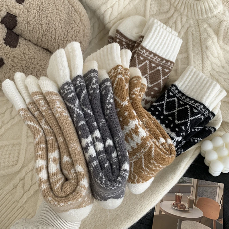 1/5 paio di calzini da donna primavera autunno stile retrò uomo coppia calzini di cotone modello scozzese a strisce di fiori calzini colorati solidi