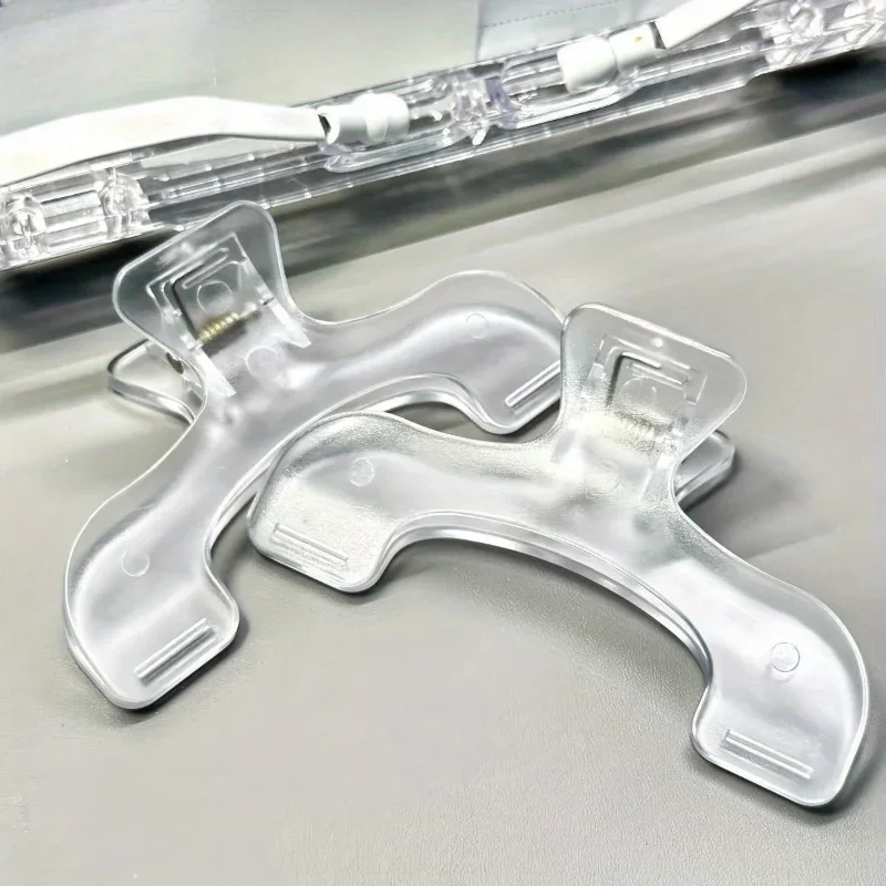 

1PC Creative Bouquet Notebook Clip with Unique Design for Reading and Office Use