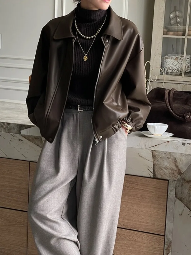 시크한 루즈핏 롱 슬리브 PU 가죽 바이커 재킷 여성용 가을 고급스러운 느낌의 지퍼 칼라 패셔너블 캐주얼 코트