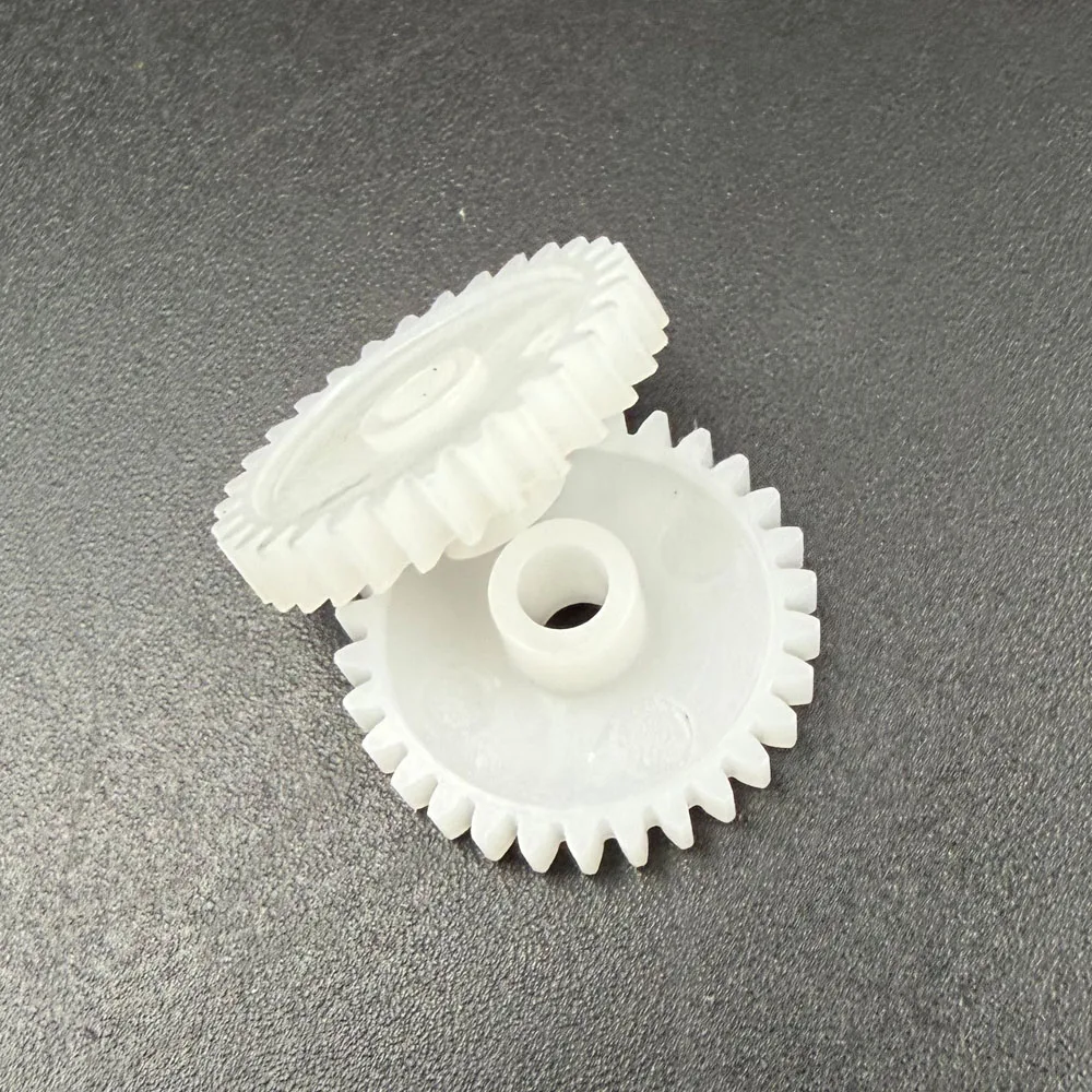 50Pcs/Lot Modular 0.5 Bore Hole 3mm 2.95mm 3A Tight 30 Tooth 303A 0.5M 30T Plastic Gear Disc Toy Accessories 5.2MM 16mm Diameter