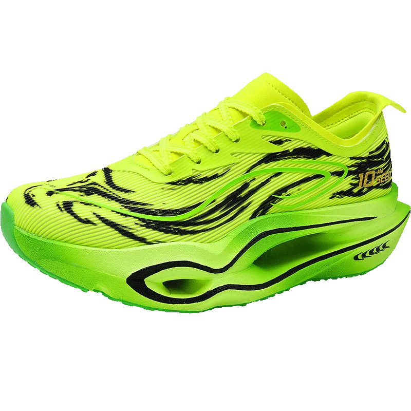 New explosive teenage couple sports running shoes