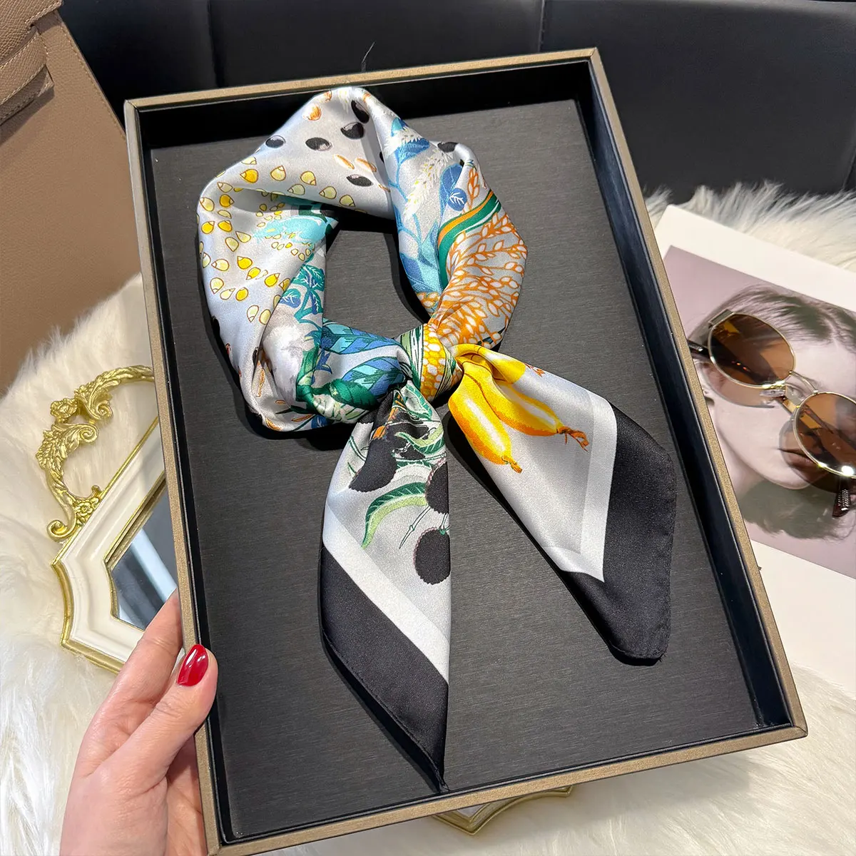 Neue Design Floral 70*70 cm Seide Satin Haar Schal Frauen Taschentuch Gedruckt Weibliche Quadratischen Kopf Bandana Kleine Hals schalldämpfer Hijab