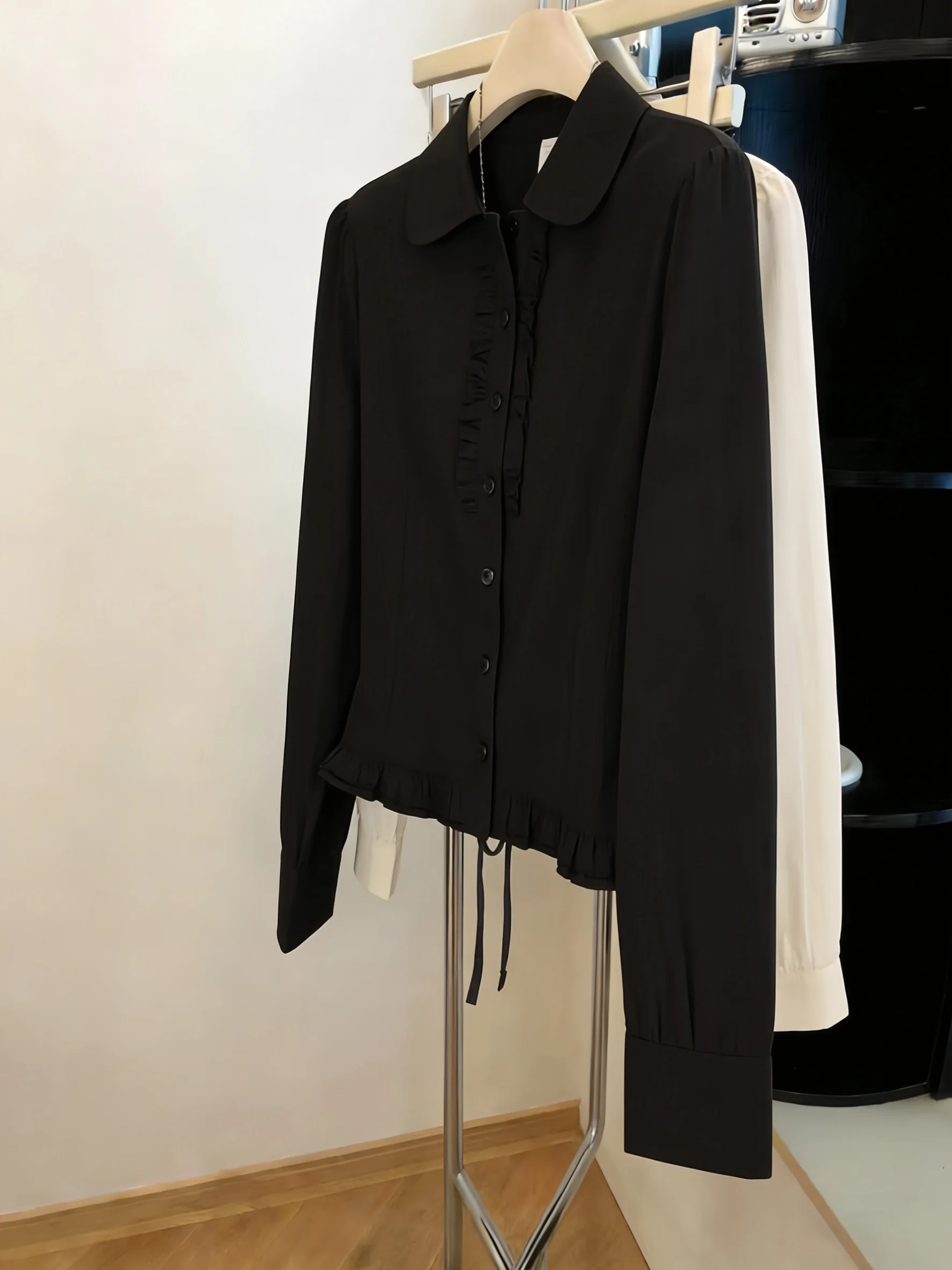 

Женская модная блузка с длинным рукавом и отложным воротником, весна-осень, маленький размер, с эффектом омоложения, с деревянными элементами декора