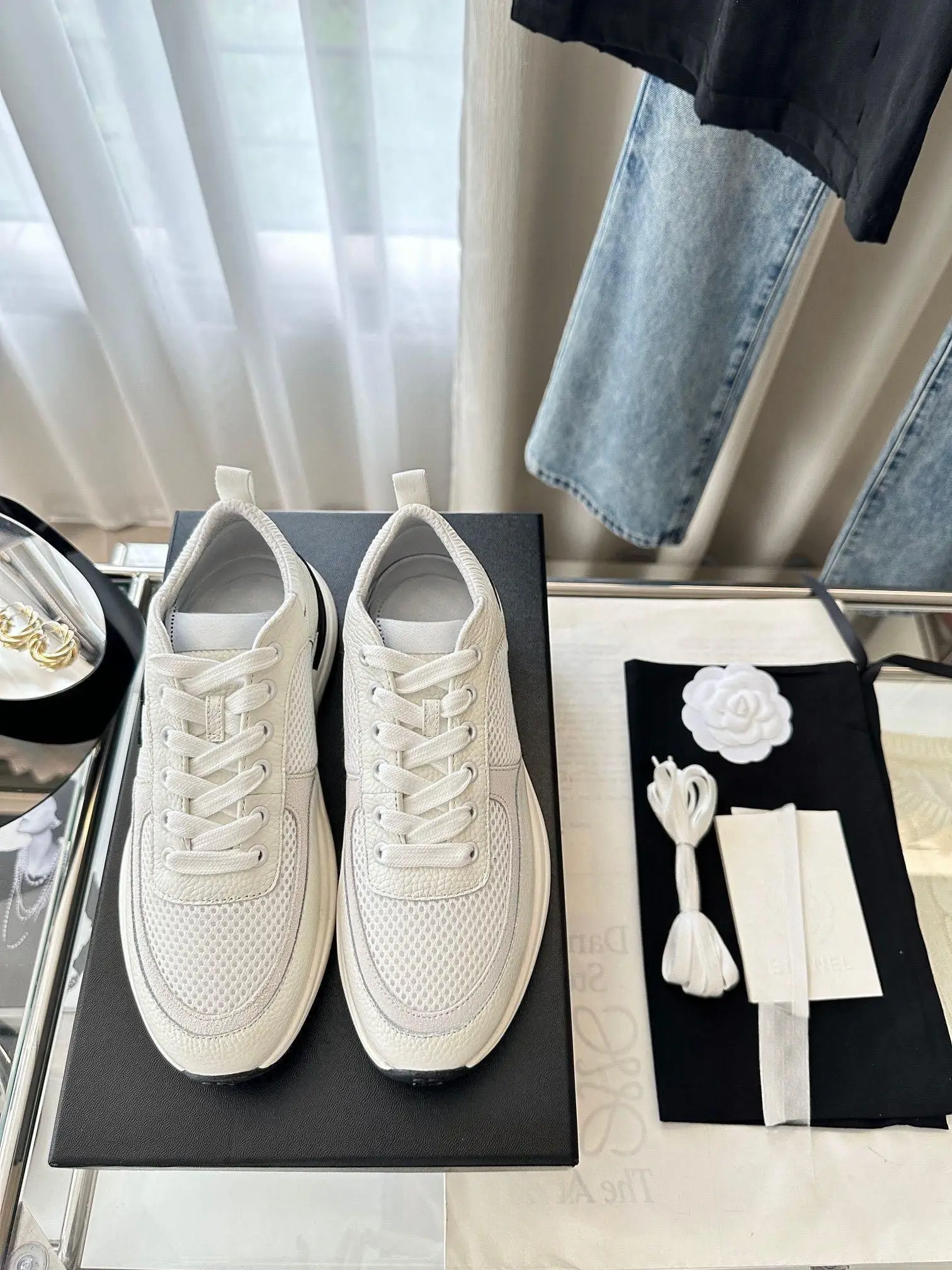 Unisex Trendy Low Top Sneakers Breathable Mesh & Textured Leather Splicing Lace-up Lightweight Daily Athletic Footwear