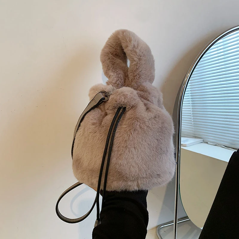 

Plush Velvet String Sweet Crossbody Bags for Women Cute Autumn and Winter 2025 New Solid Color Versatile Youth Shoulder Bags