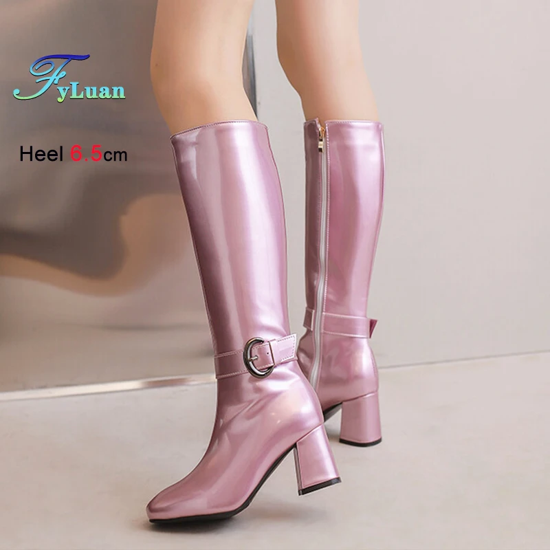 

Женские сапоги до колена, роскошные дизайнерские яркие сапоги из лакированной кожи, осень-зима, женские длинные туфли на массивном каблуке 6,5 см с боковой молнией