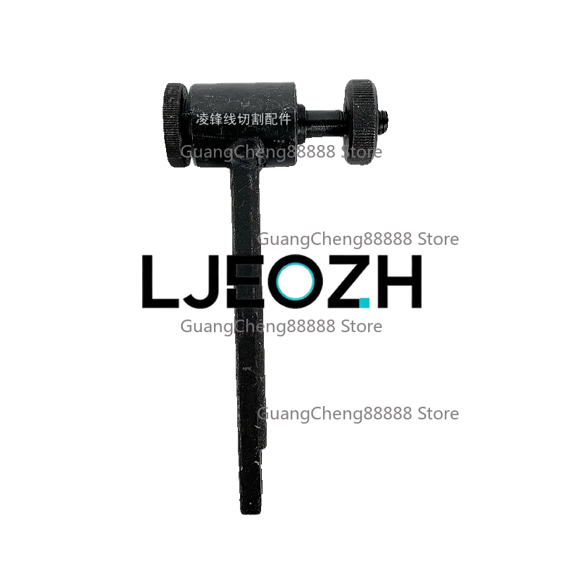 

Устройство для загрузки верхней проволоки из молибдена, кронштейн для фиксации молибденового диска