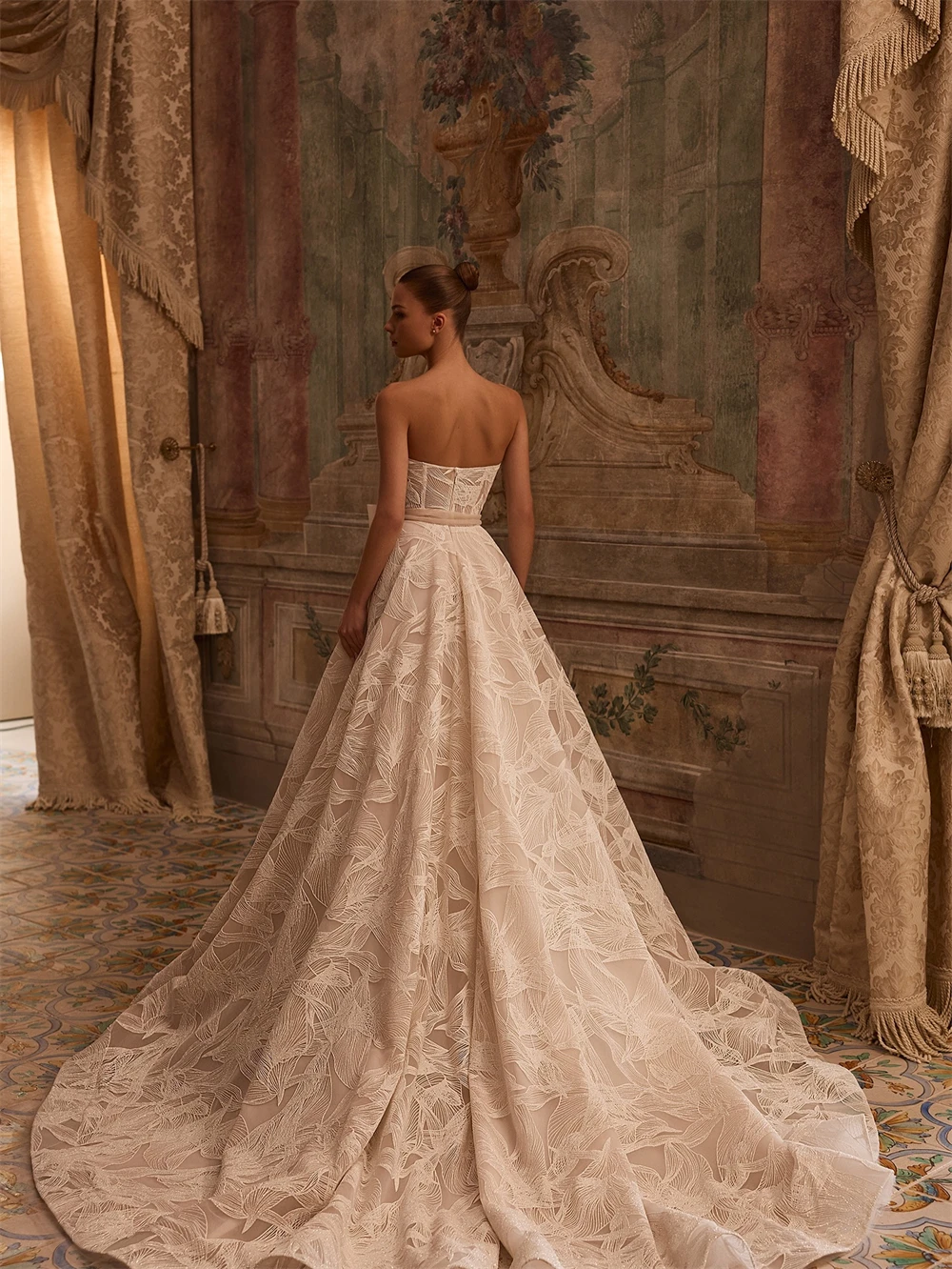 

Customized Elegant Ivory Organza Wedding Dress Formal Strapless Sleeveless Bridal Gowns Dreamy A-Line Court Train Robe de mariée