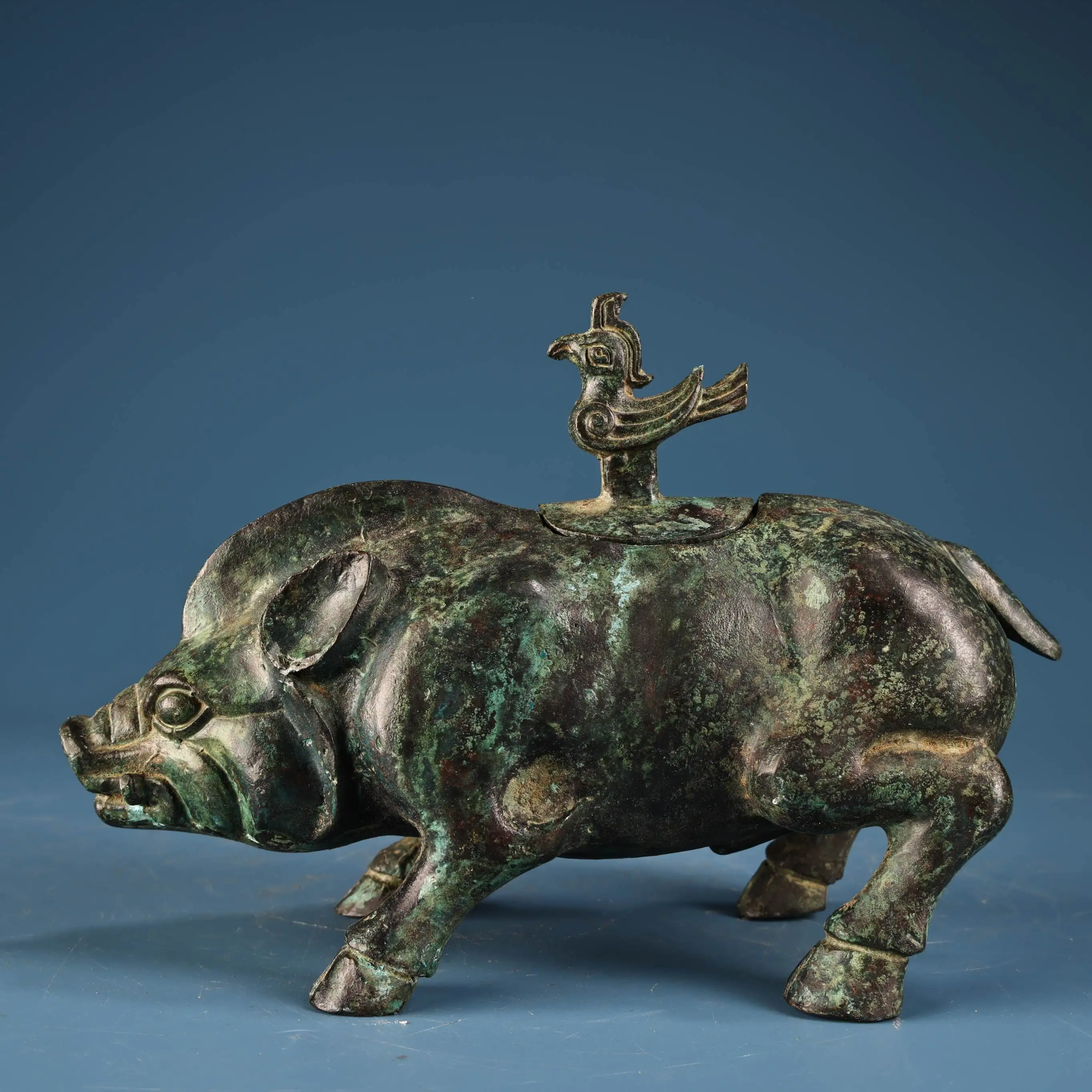 

Tibet Folk Old Bronze Gilded Inscription Oracle Bone Script Pattern Pig Statue Phoenix Cover incense burner Amass wealth