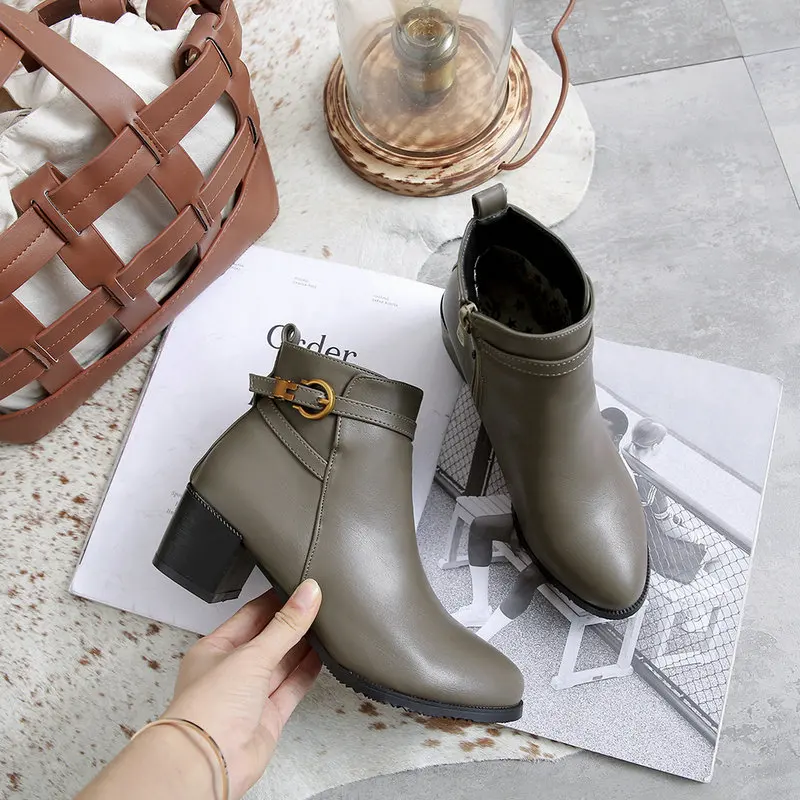 

Оливково-темно-зеленые зимние ботинки с металлическим круглым носком и квадратным массивным каблуком, большие размеры 48 49 50 51 52 53 54 Мотоциклетные ботинки челси