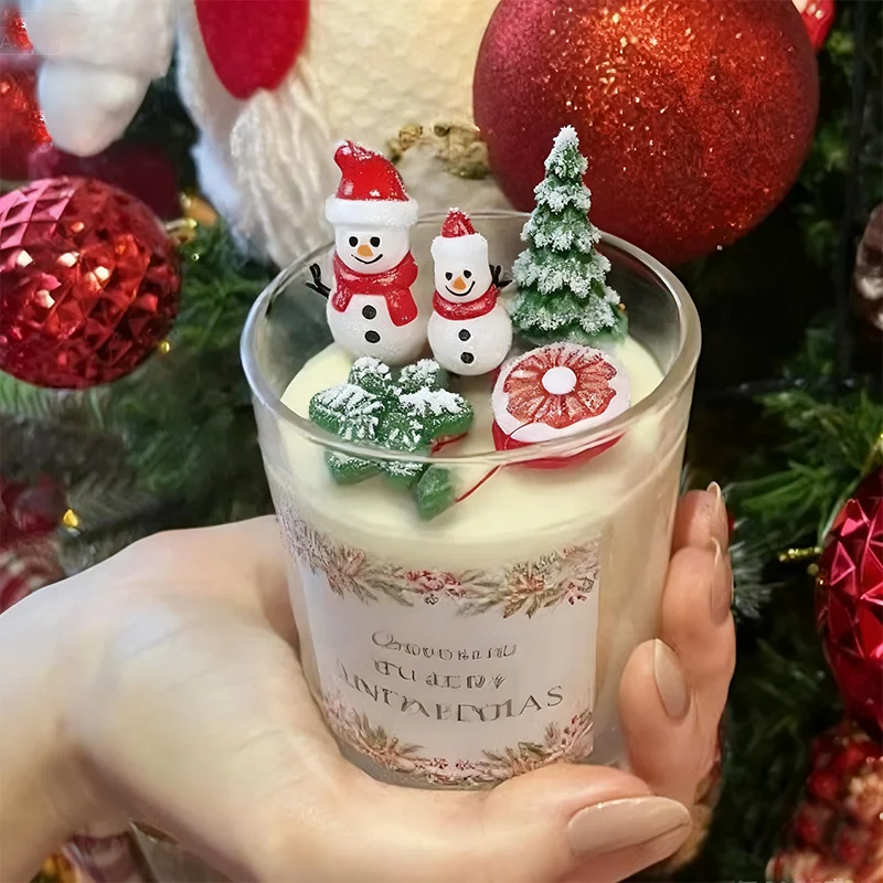 

A set of Christmas snowman house silicone molds, small snowman house gift box Christmas molds, suitable for indoor holiday decor