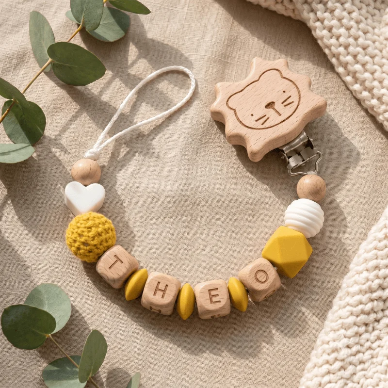 2026 Gepersonaliseerde Baby Fopspeen Clip Aangepaste Naam Houten Dummy Ketting Siliconen Bijtringhouder BPA Gratis Kraamcadeau