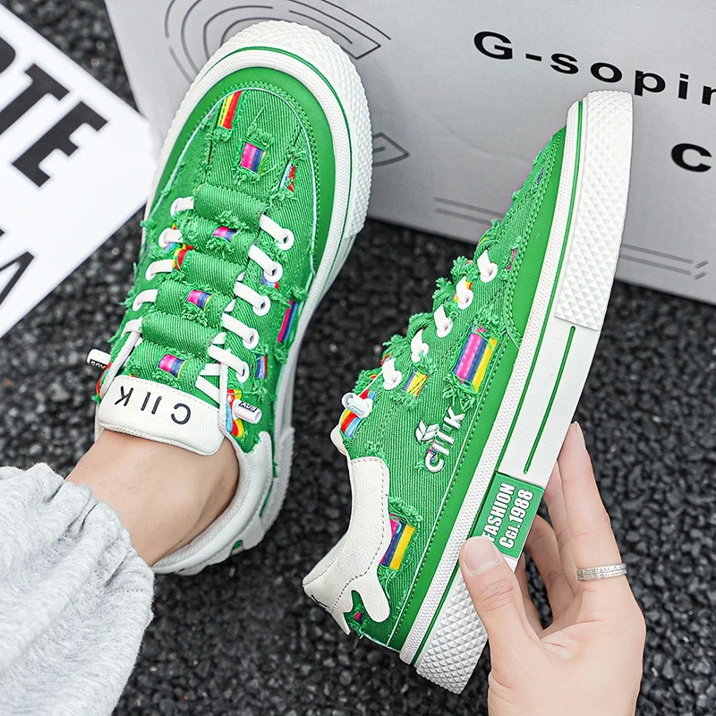 Hot Sale Men's Canvas Shoes Green Sneakers Fashion Print Skateboard Shoes Men Low Canvas Sneakers Slip-On Male Designer Footwear