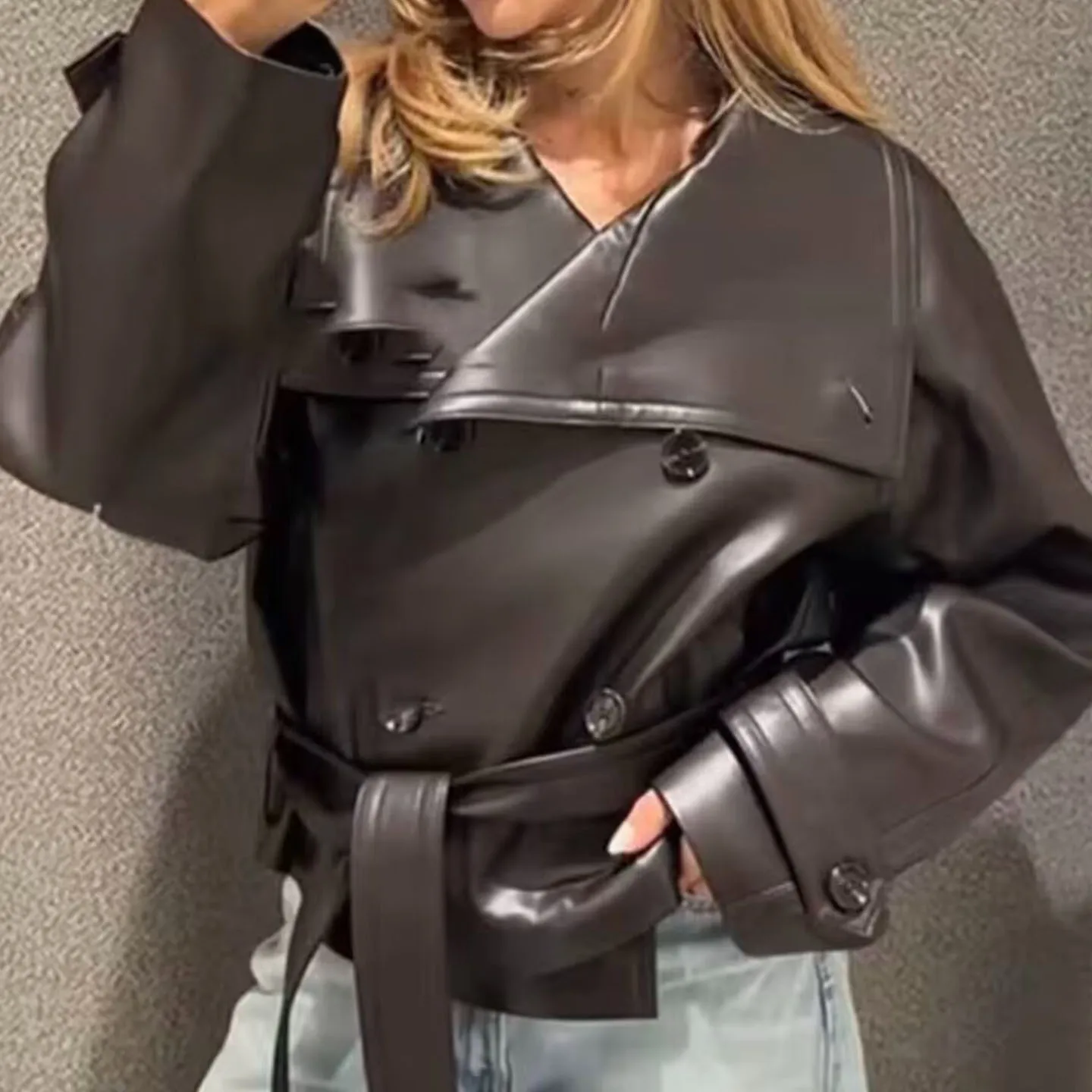 Faionable Two-Tone ort Leather Jaet Coat for Women Autumn 2025 Double-Breasted Belted Sli Commute Sle Youth Outer...