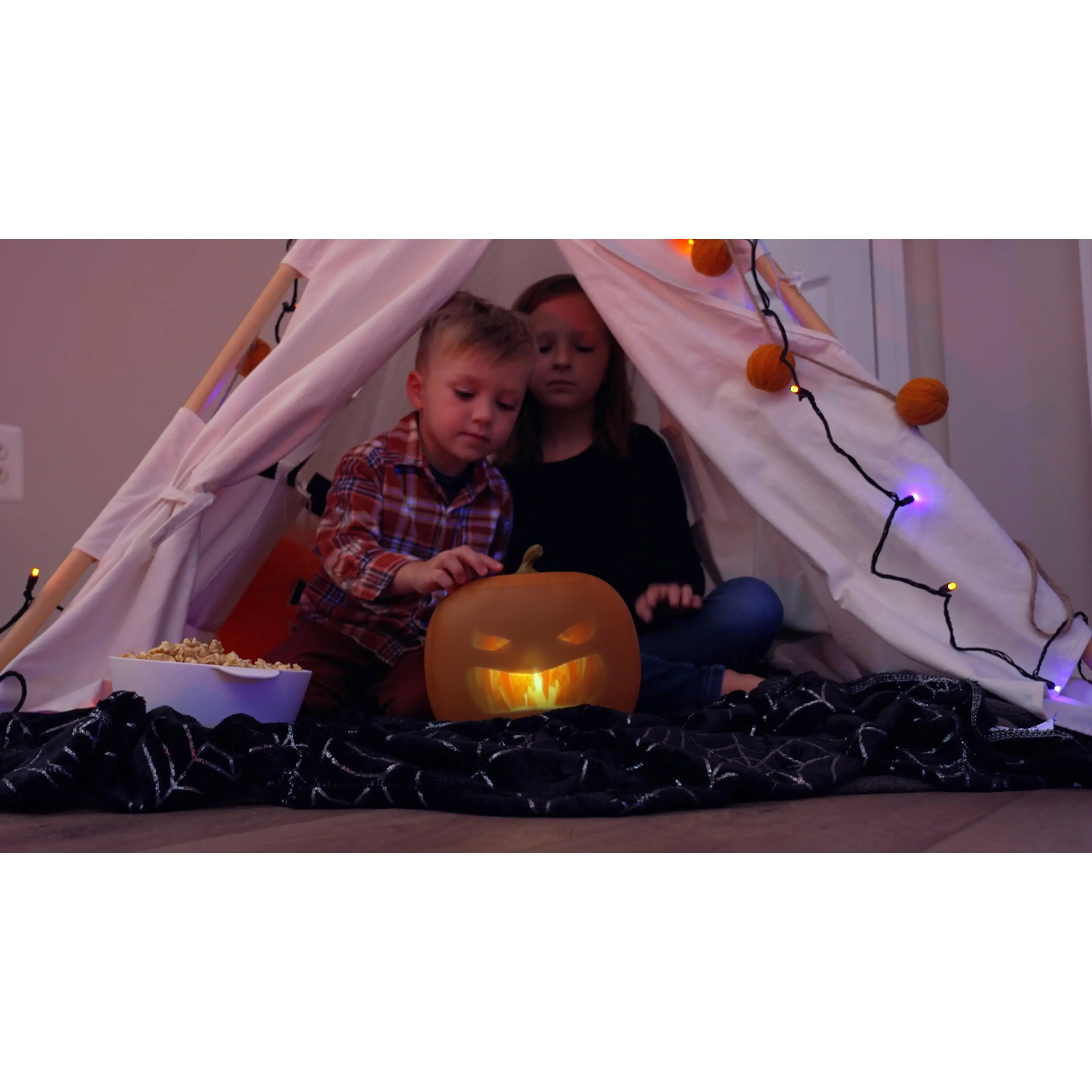 Animated Halloween Pumpkin Decoration, Talking Illuminated Pumpkin with Projector Speaker, for Indoor Covered Porch