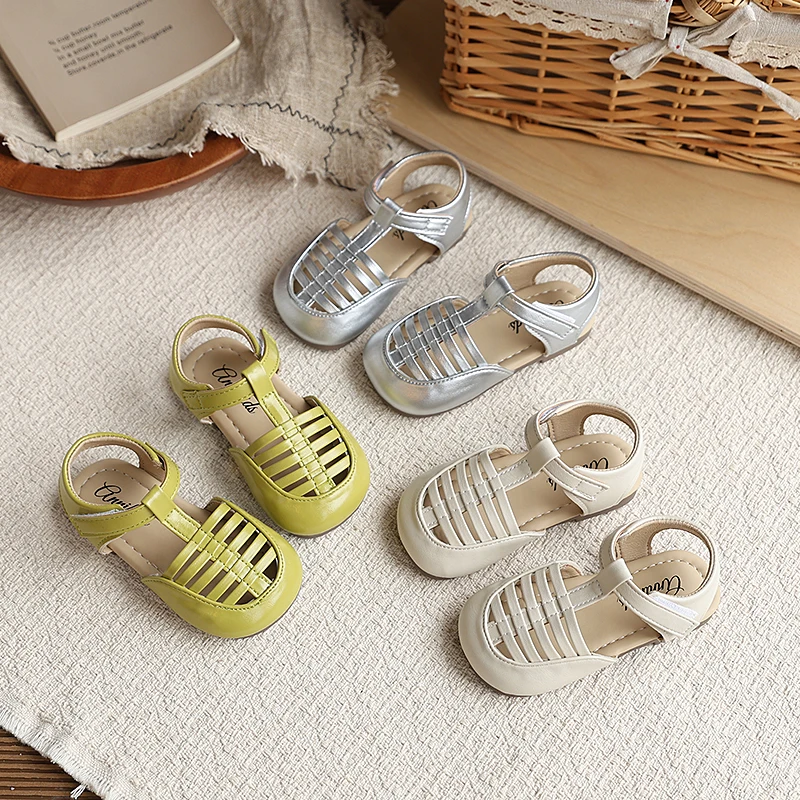 

Детские римские сандалии с закрытым носком 2026: Новые дышащие летние пляжные туфли для девочек, мягкая подошва, нескользящие, повседневные туфли для принцесс