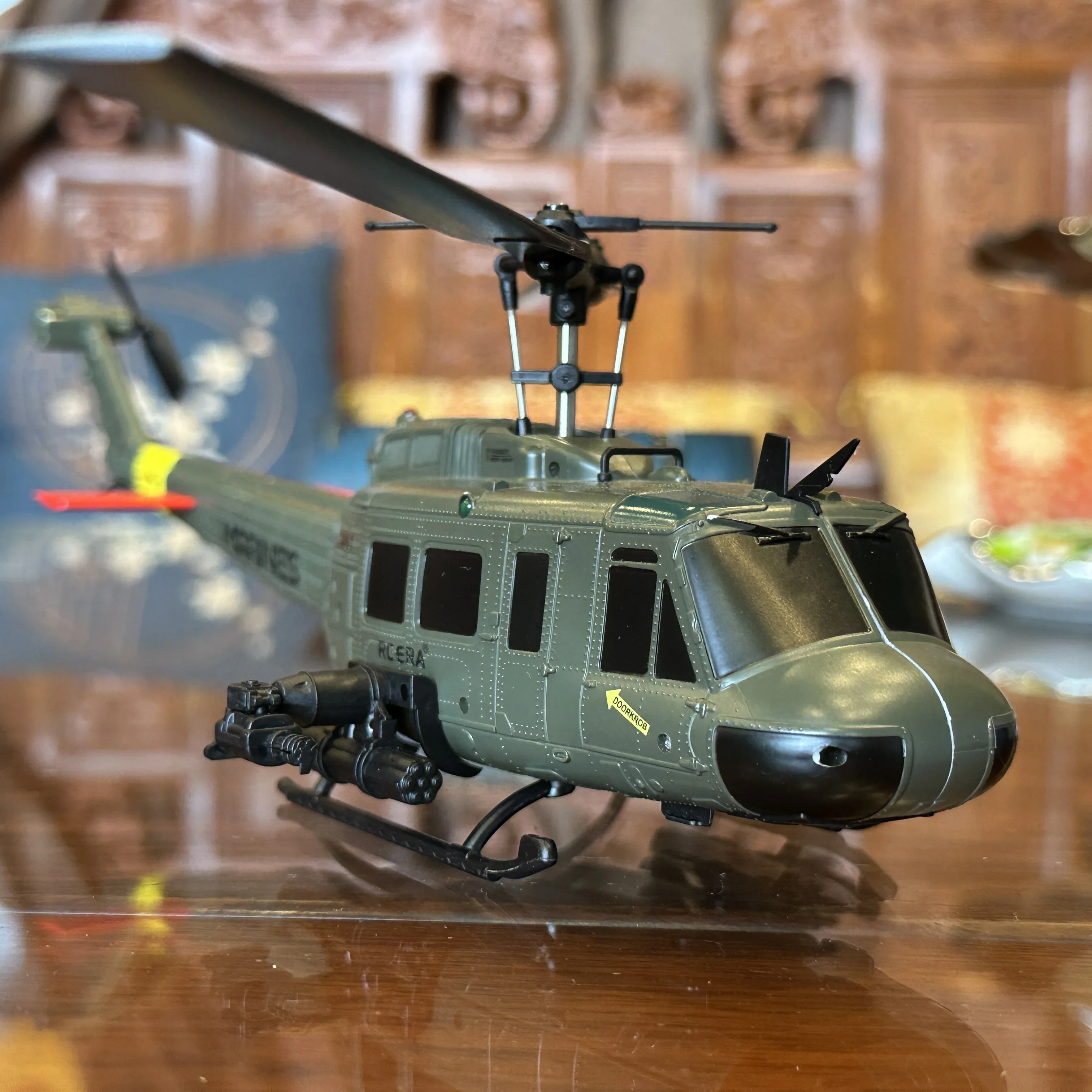 

C032 UH-1 бесщеточный RTF RC вертолет 6-осевой гироскоп One Click 3D флип оптическое позиционирование потока UH1 модель вертолета игрушка для хобби