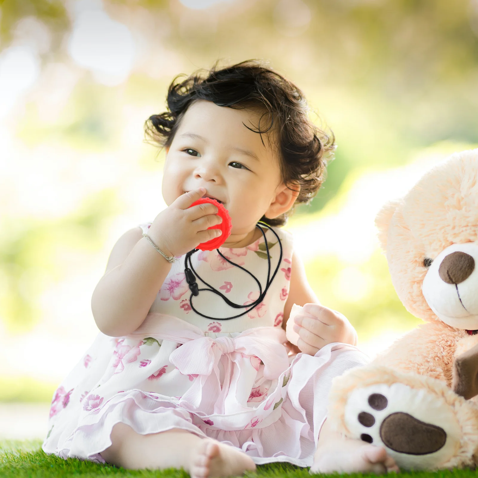 

Skull Teething Necklace Baby Molar Pendant Chew Necklace Baby Teething Chain Soothing Chewing Tool Molar Teether