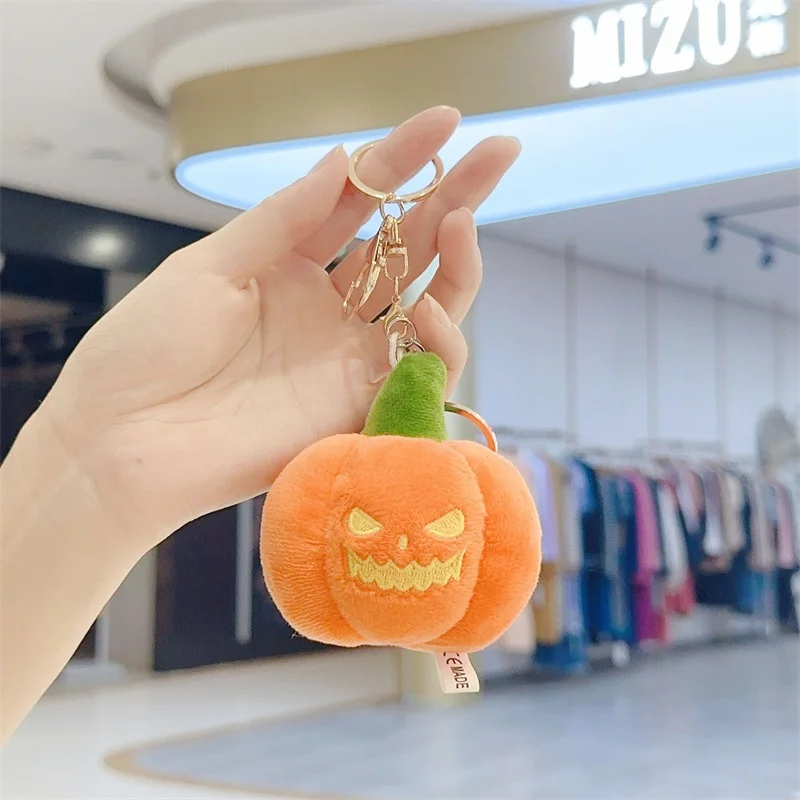 Porte-Clés en Peluche Citrouille d'Halloween, Accessoires de Décoration Essentiels et Amusants, Nouvelle Mode