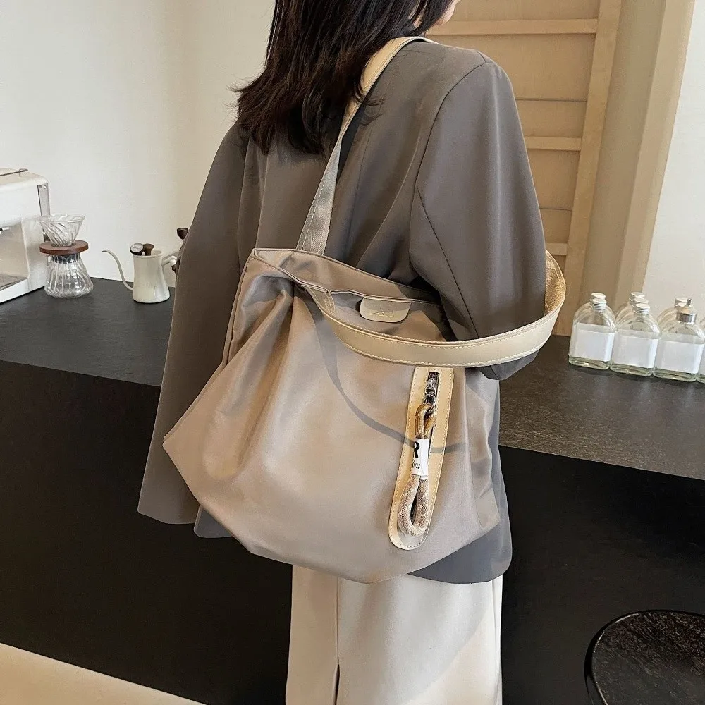 

Casual Portable Tote Bag Large Capacity Commute Shoulder Bag Fashion Zipper Pleated Handbag Streetwear