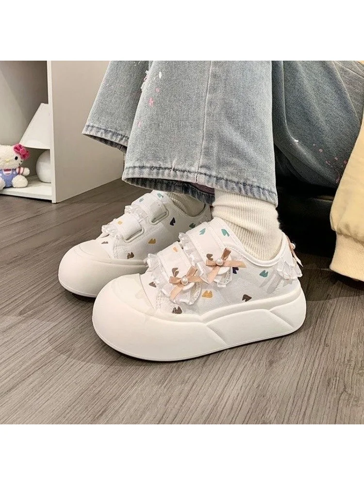 

Thick Soled Canvas Shoes For Women 2025 New Height Increasing White Shoes Sweet Fairy Style Bread Shoes