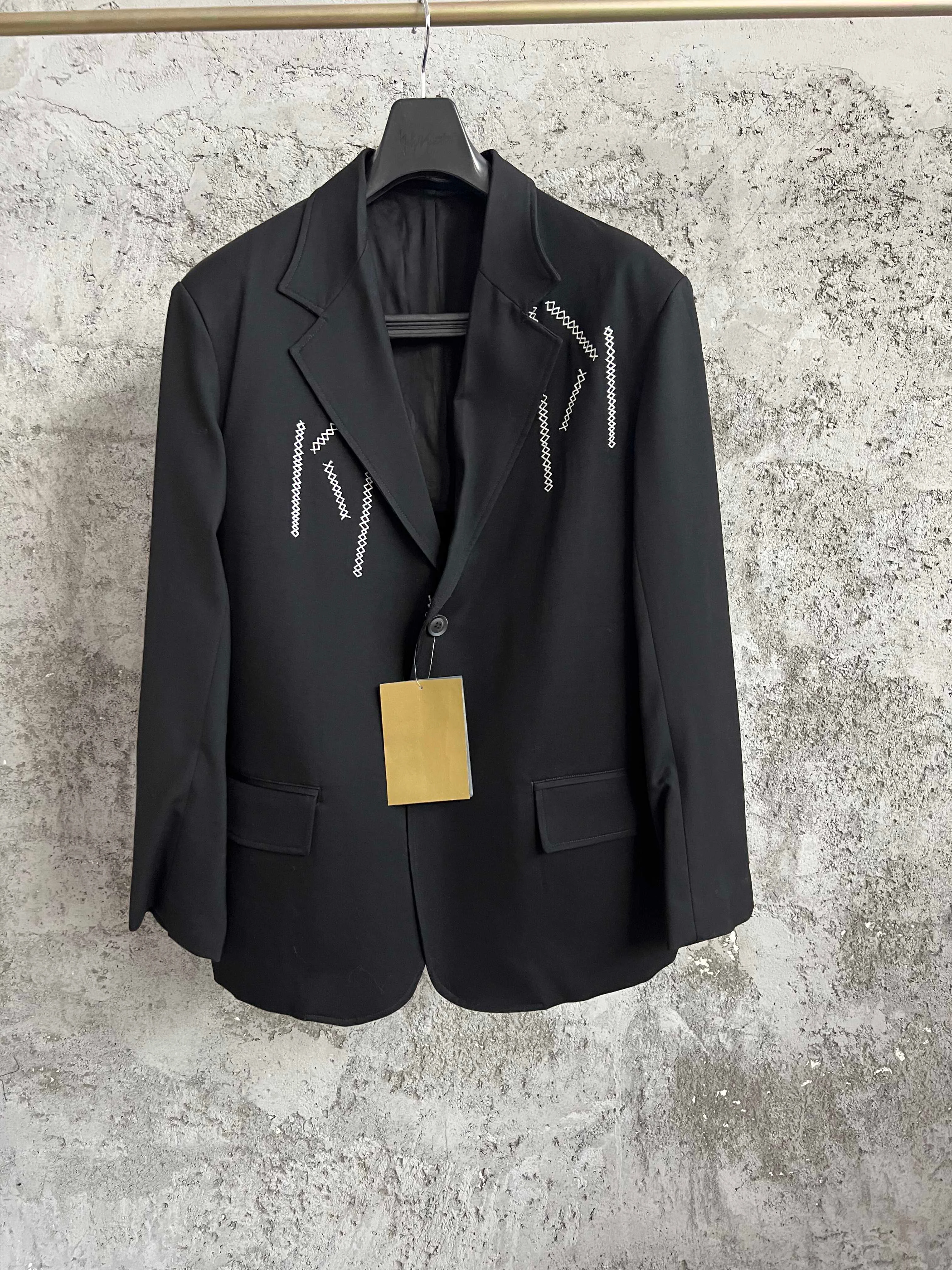 

TOP-YAMAMOTO embroidered cross-stitch suit