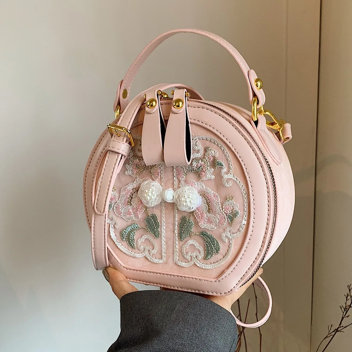 Fashion Niche Embroidered Handbag For Women In 2024, New Versatile Crossbody Bag, Popular Chinese Style Portable Small Round Bag