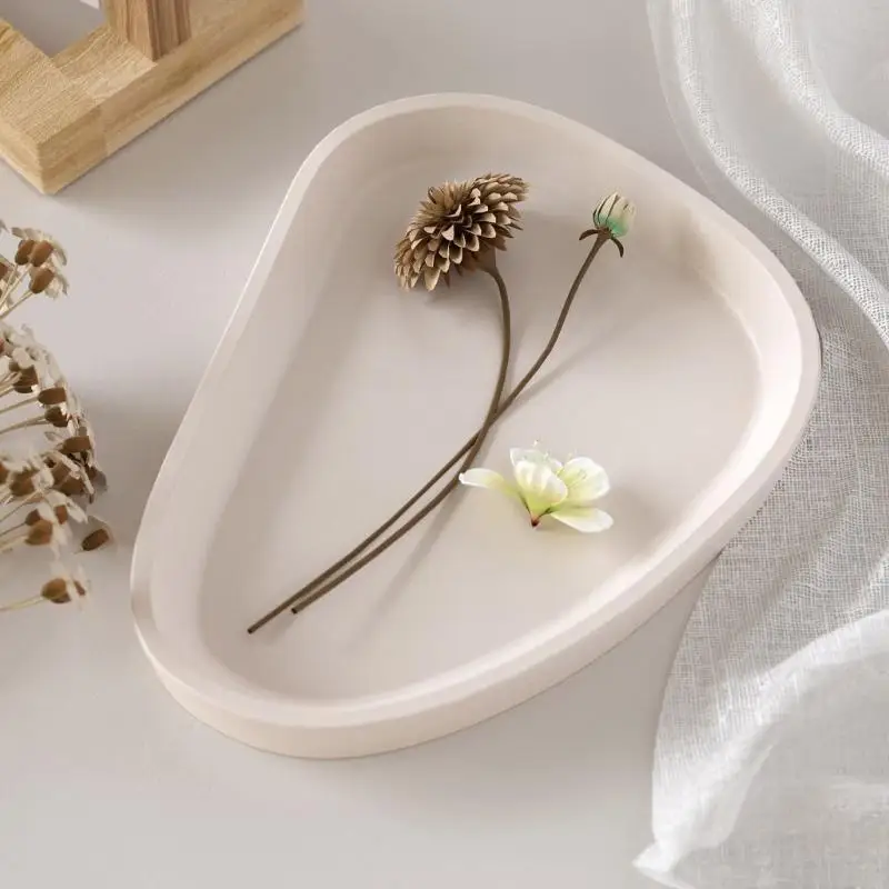 

Elegant Oval Plate Silicone Tray Portable for Home Display and Special Event