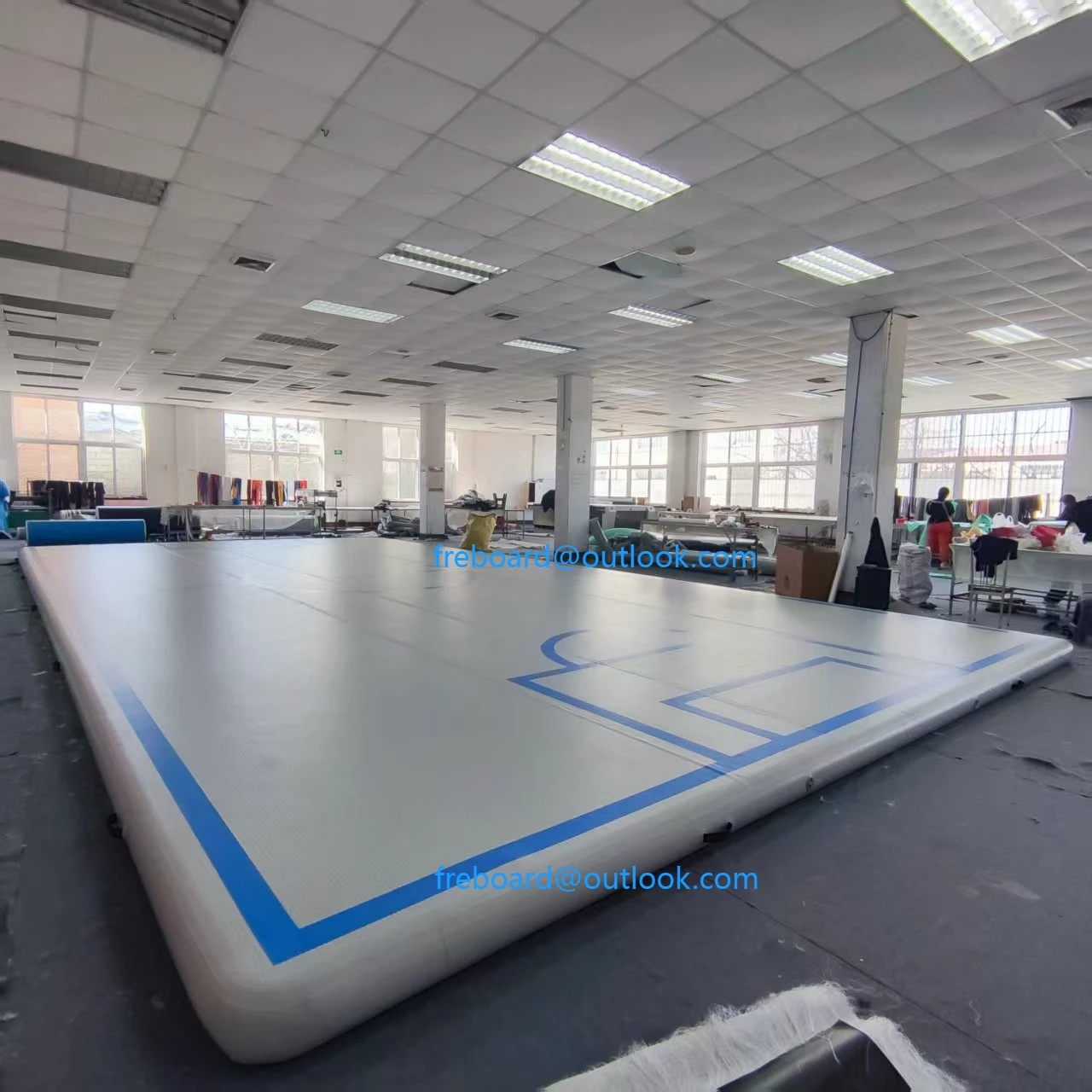 45.9ft Large Square PVC Air Tumble Gym Flooring Mat 1mm Inflatable Air Jumping Track Portable Exercise Mat For Gymnastics