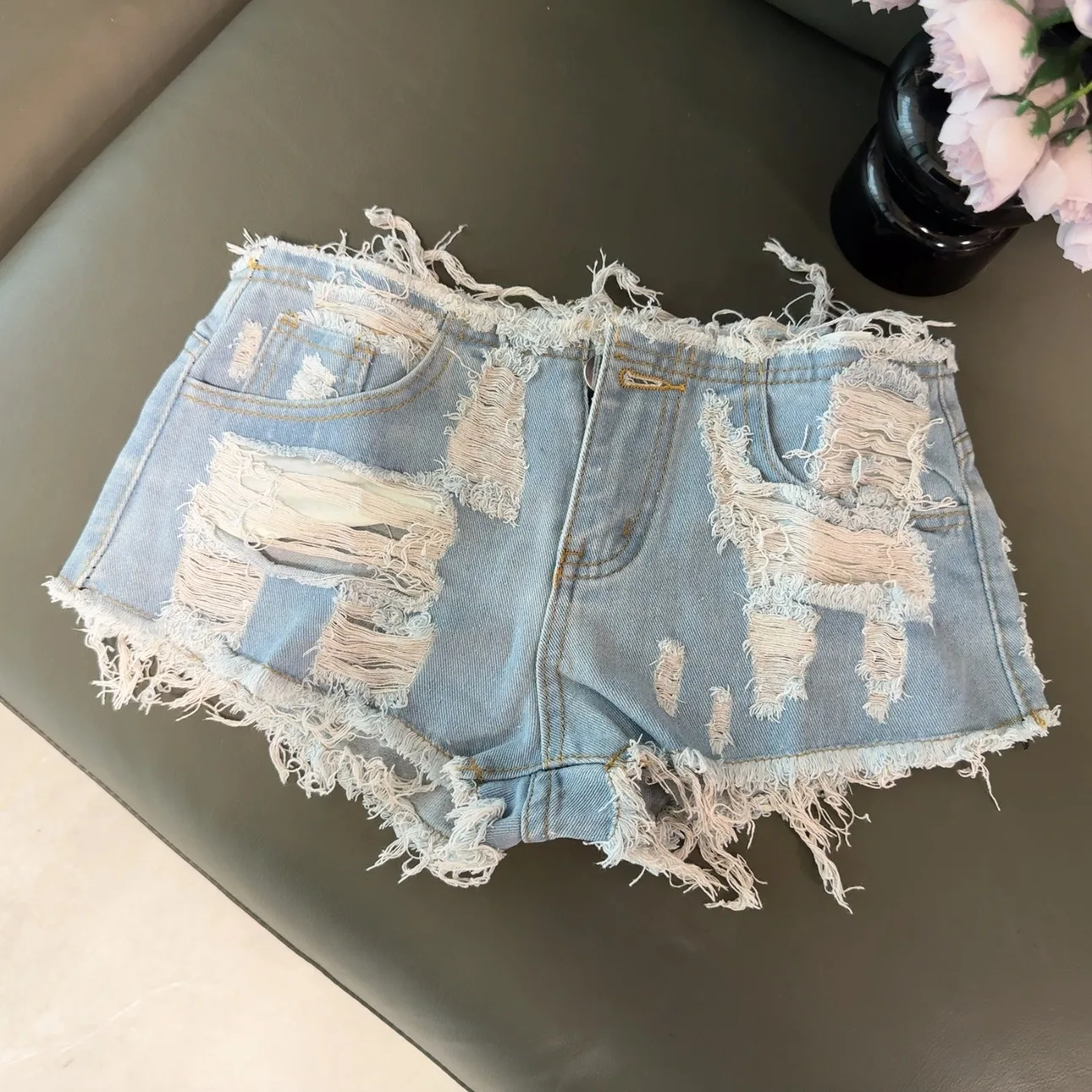 

American Spice Girls Y2k Buttocks Ripped Holes Shorts for Women 25 Autumn New Sexy Low Waist Ultra Short Casual Denim Shorts