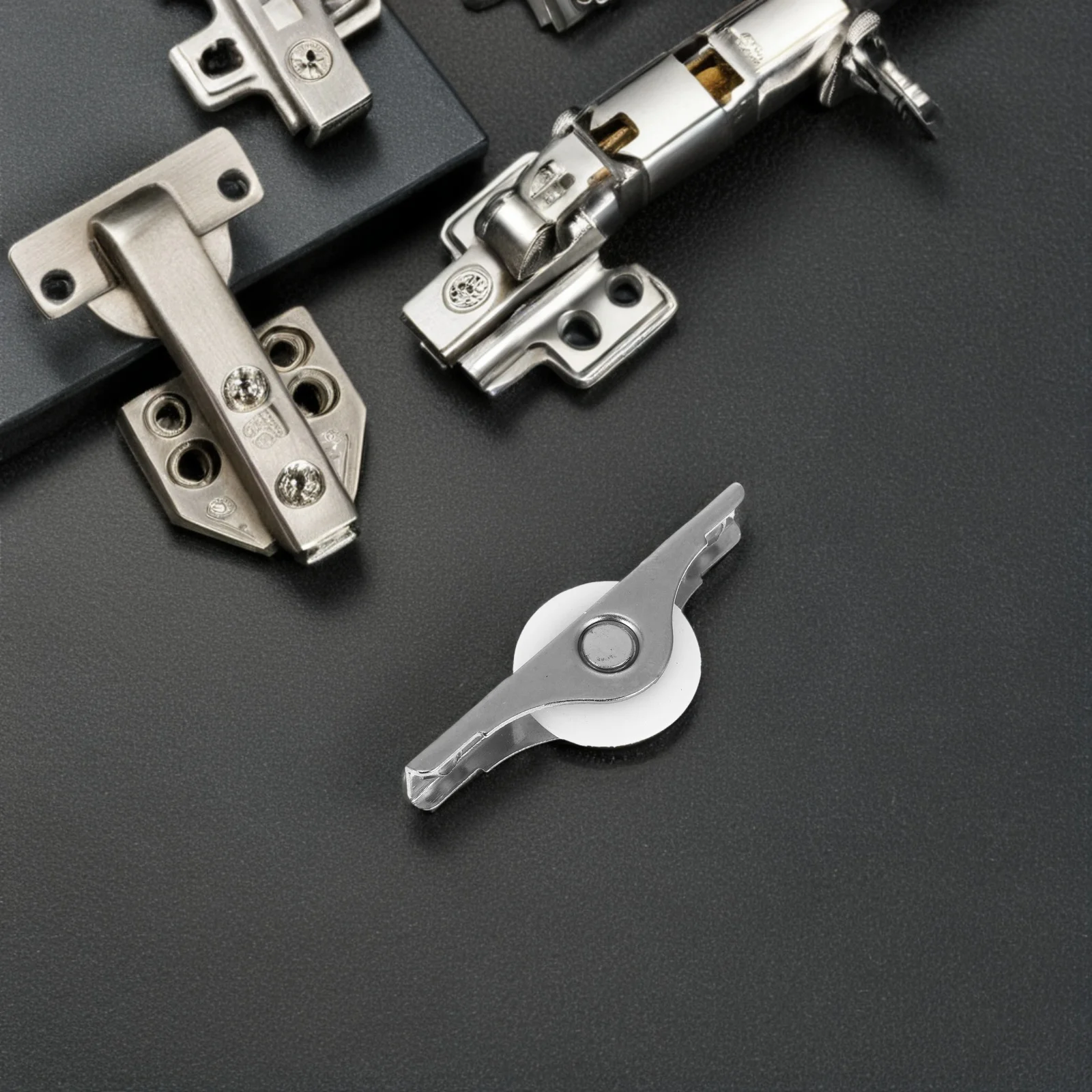 16 قطعة بكرات بكرة خزانة الملابس توافق متعدد الاستخدامات إعداد سهل لا توجد أدوات مطلوبة للخزائن والخزائن والأبواب وعجلات باب الخزانة