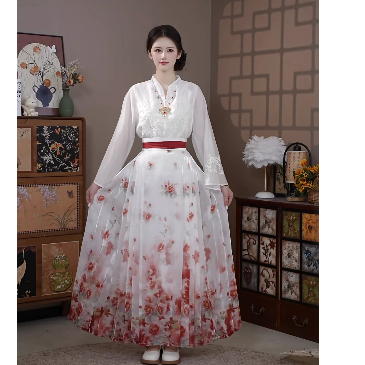 

Original Hanfu Top with Micro-Hole Design by Lanfenghua Meet Mountain Tea Hibiscus Spring 2026 Ladies' Premium Clothing