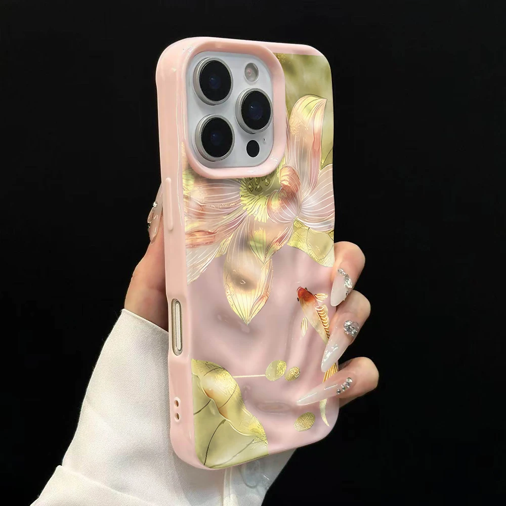 Luxuriöse Koi- und Lotus-Glücks-Handyhülle für iPhone 17 16 15 14 13 12 11 Pro Max 14 Plus 17 Air Falten-Wellen-Soft-Silikon-Cover – Detail 9